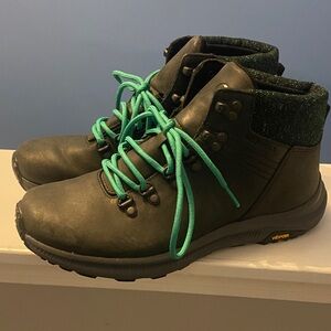 Merrell Black Winter Boots with Teal Laces